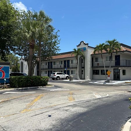 Motel 6 Riviera Beach Fl Esterno foto