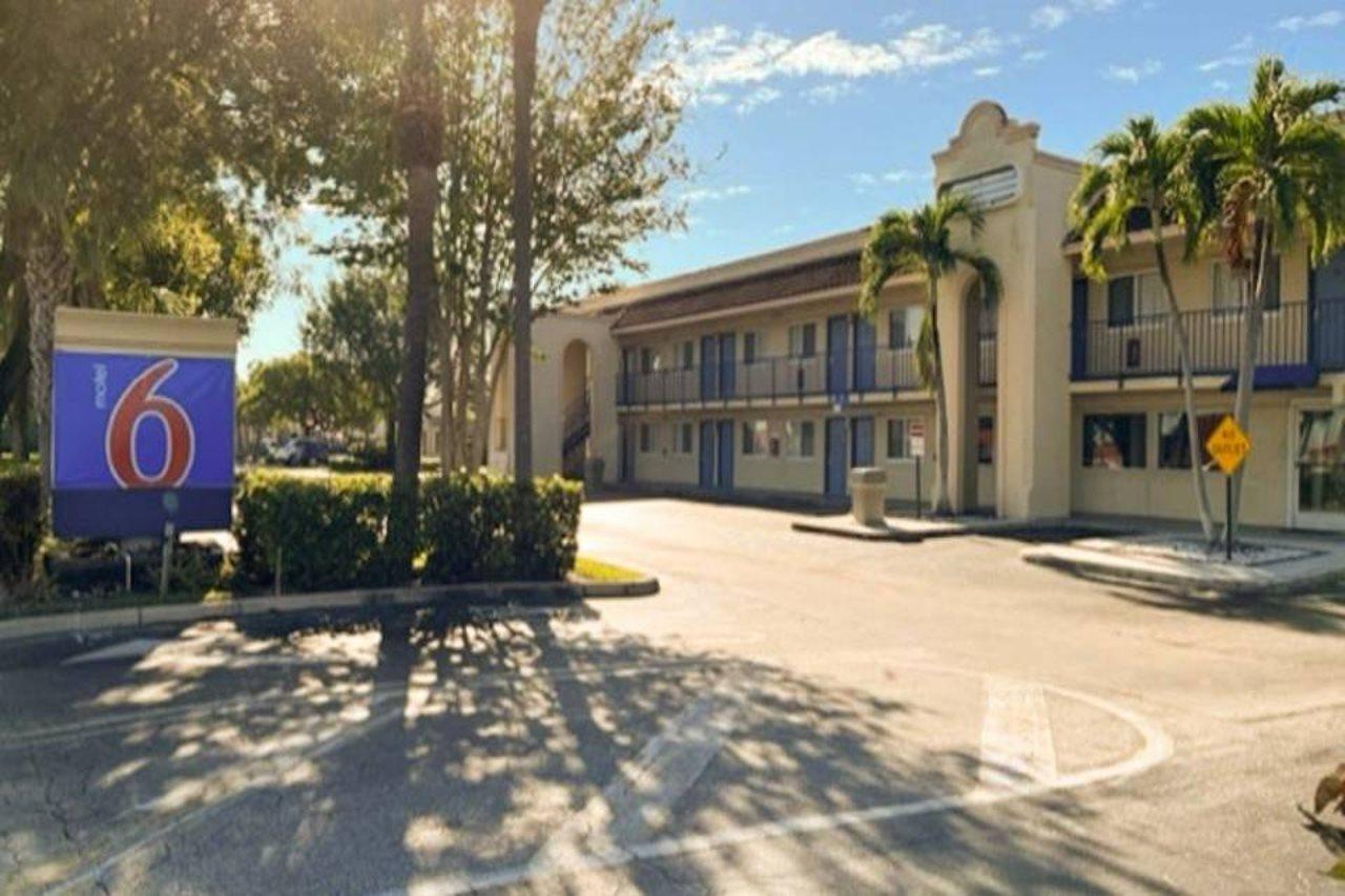 Motel 6 Riviera Beach Fl Esterno foto